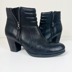 CLARKS Palma Trina Black Leather Heeled Ankle Booties Size 11